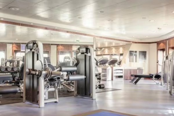 Queen Mary 2 Gallery Image